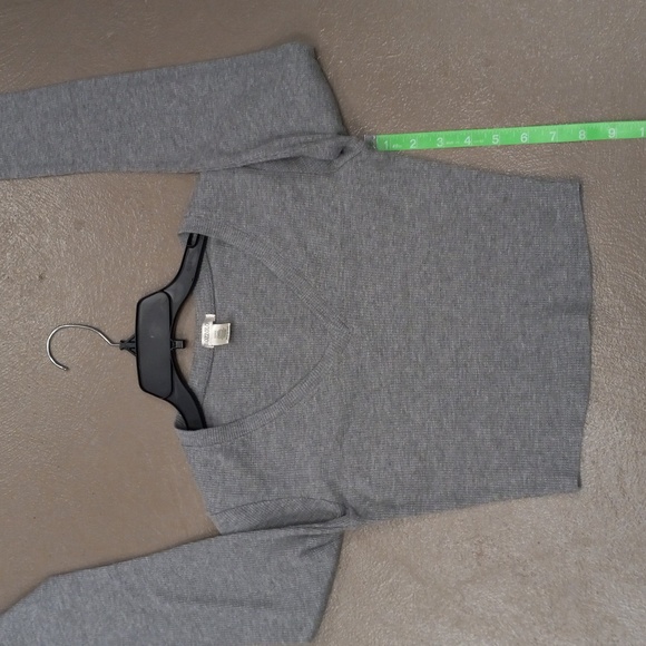 BOZZOLO GRAY, WAFFLEKNIT, V NECK, LONG SLEEVE, CROPPED TOP - Picture 6 of 7